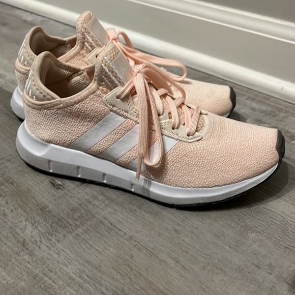 Light pink Adidas Swift Run X Sneakers - Picture 3 of 8